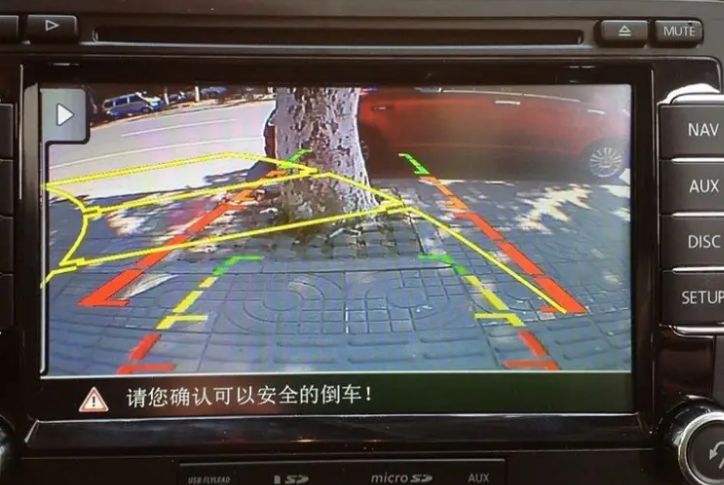 宏光基本性倒车雷达主机装在哪