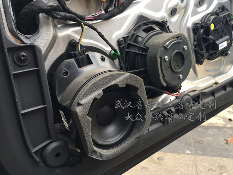辉腾音响主机怎么拆