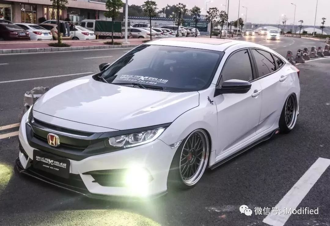 十代思域主机倒膜