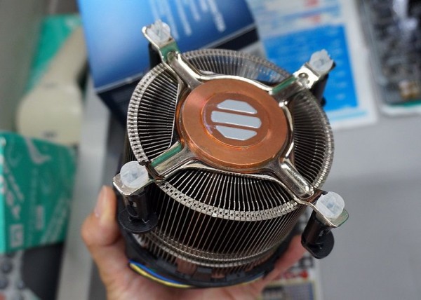 英特尔微型主机散热方法