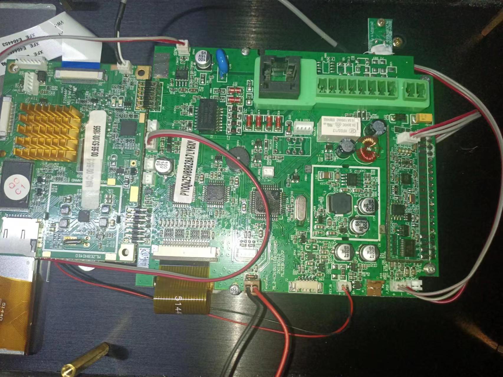 门禁主机输出端