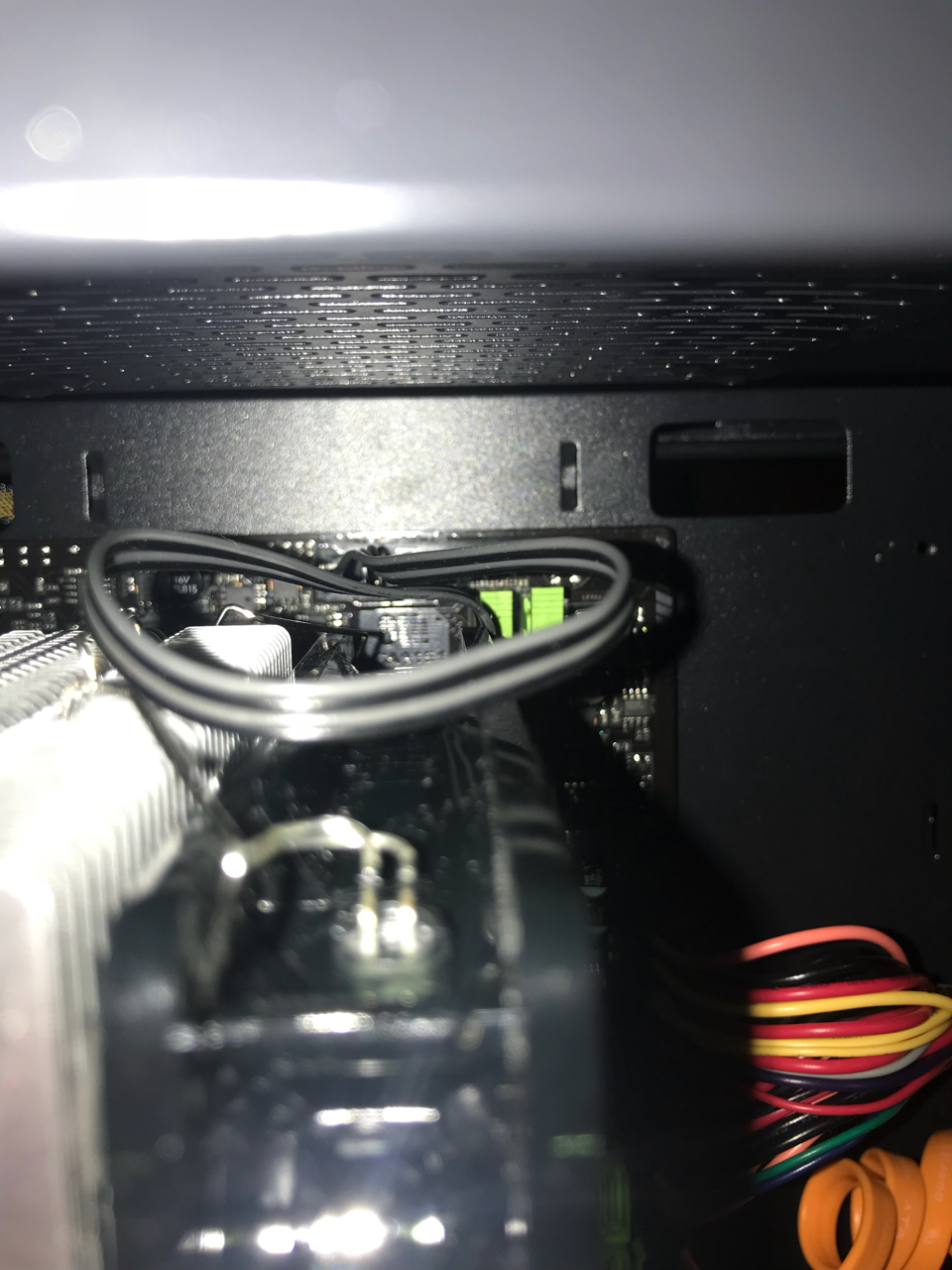 新装主机点亮无信号