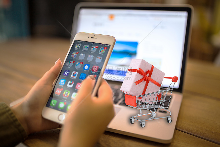 网购主机有显示屏吗