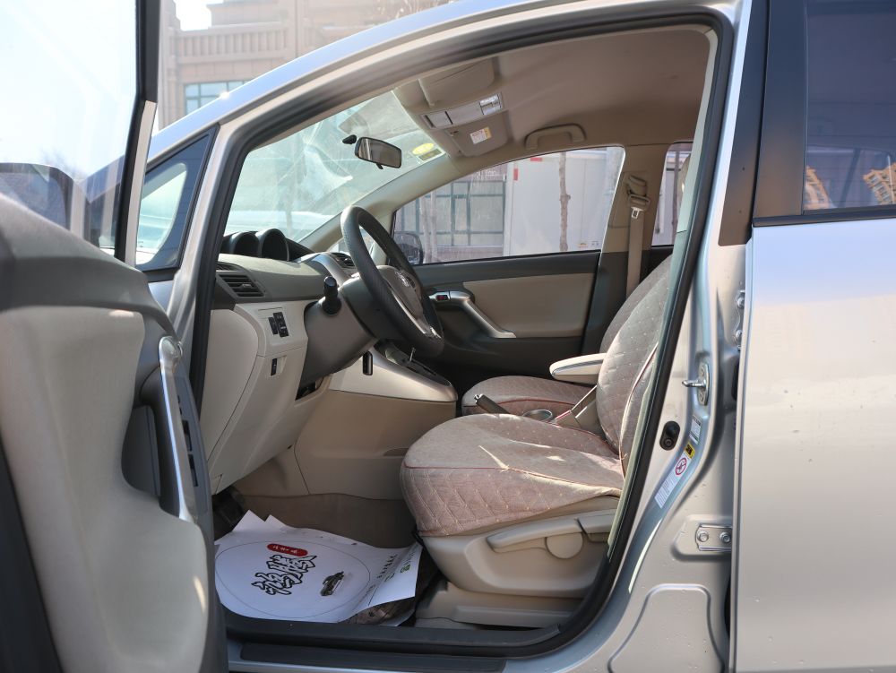 丰田逸致拆主机