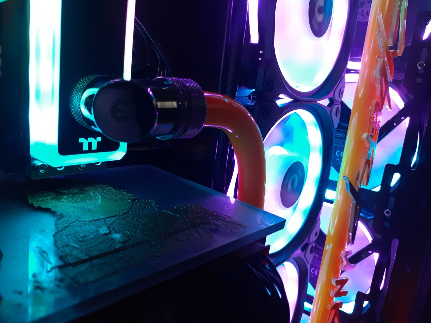 水冷电脑主机什么安装