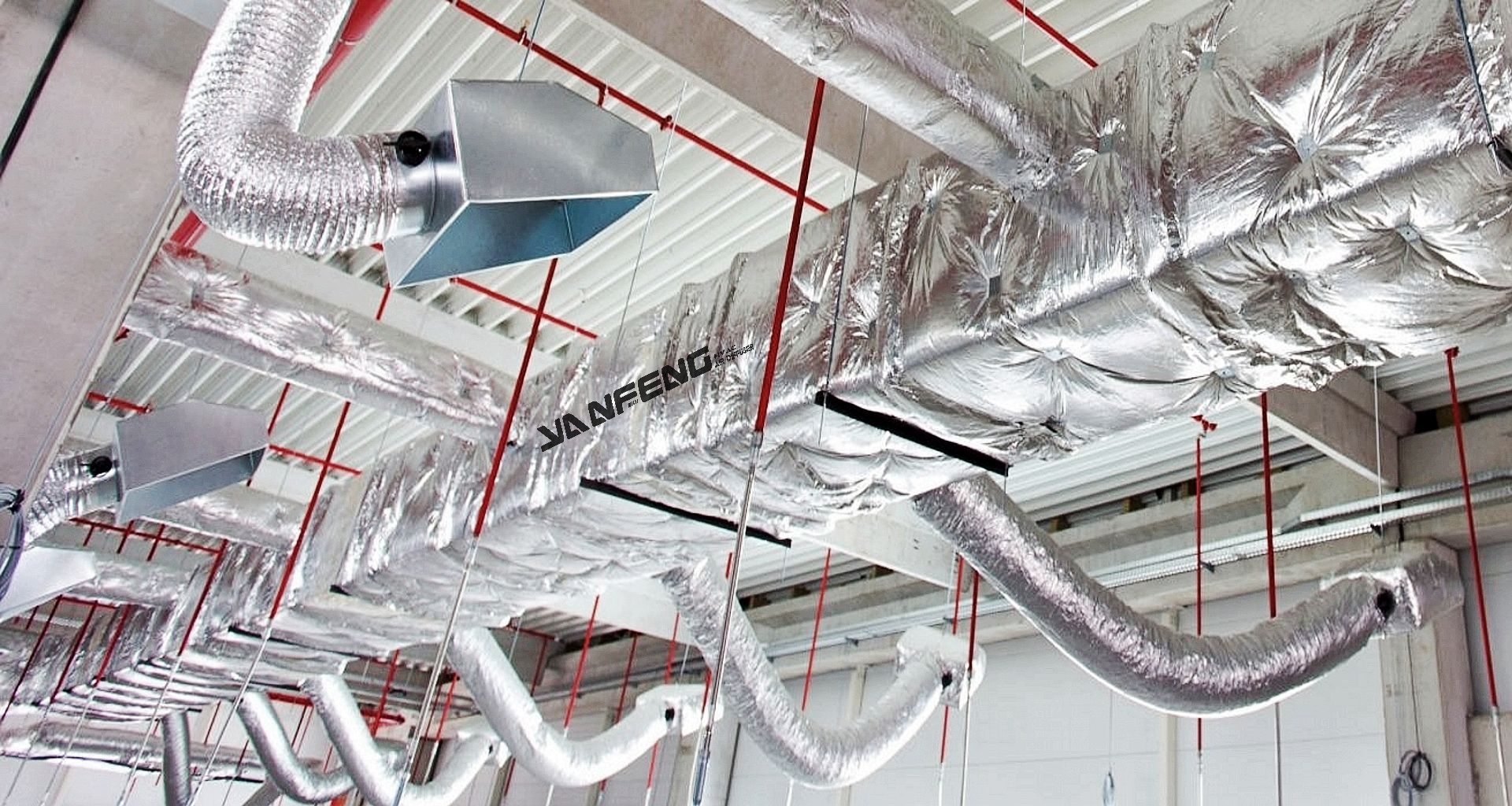 中央空调回风口在主机的什么位置