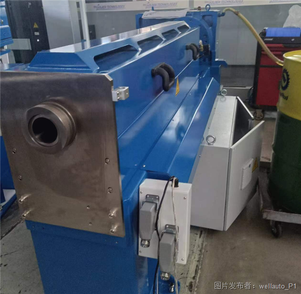 挤出机主机电流与转速