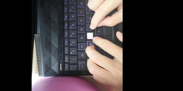 怎么将主机键盘用在笔记本电脑