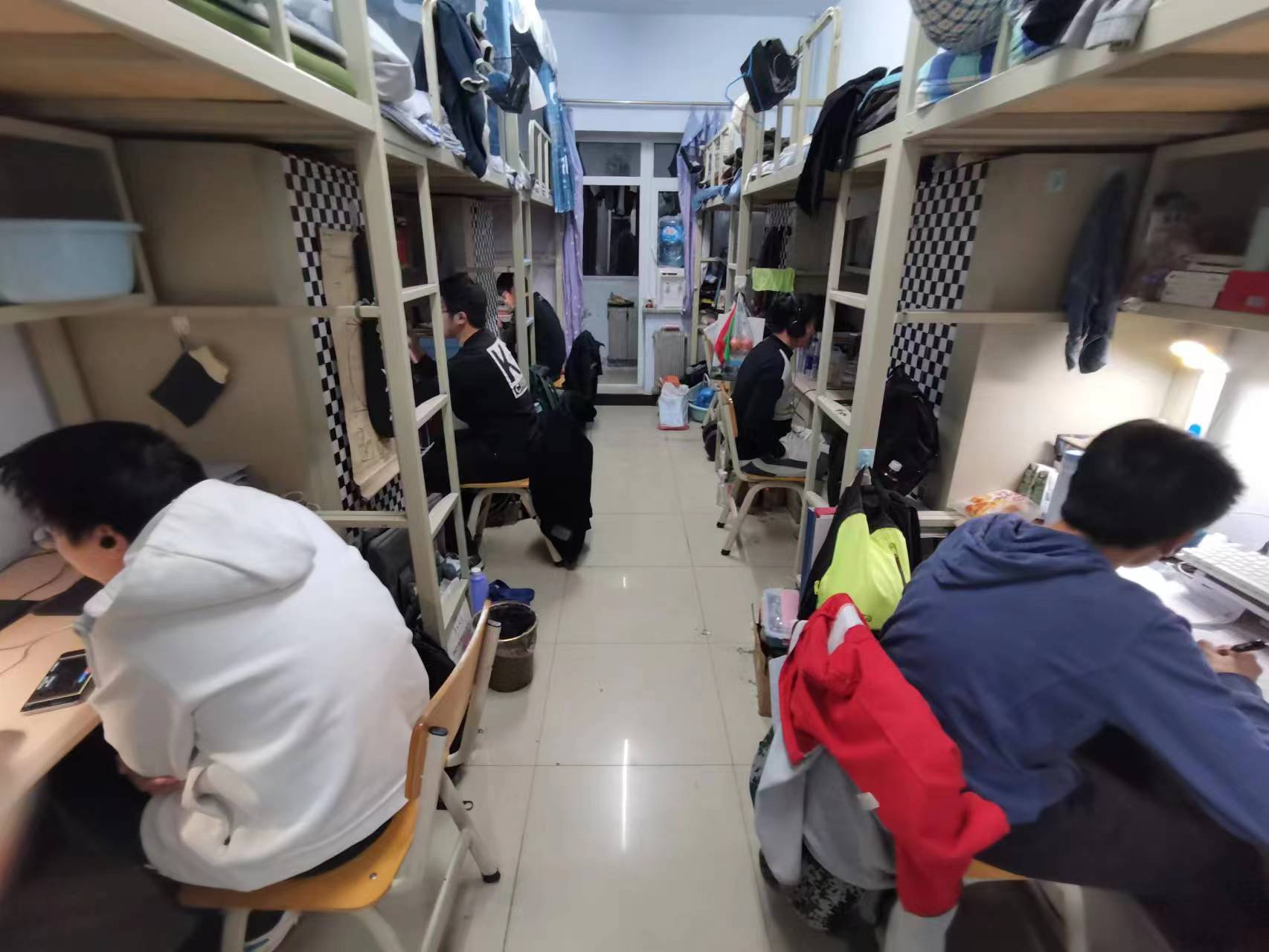 放假主机放在宿舍