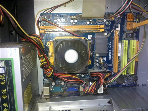 打主板主机风扇