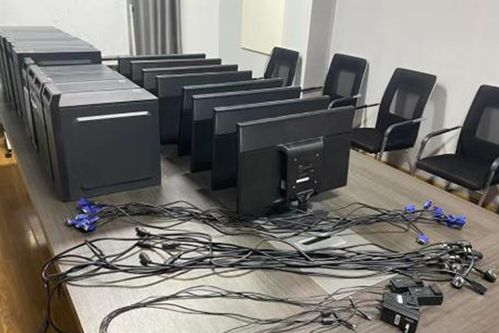 如何进行计算机主机的清洁维护