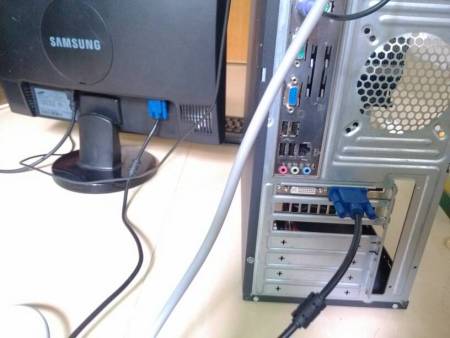 主机前面板风散插孔