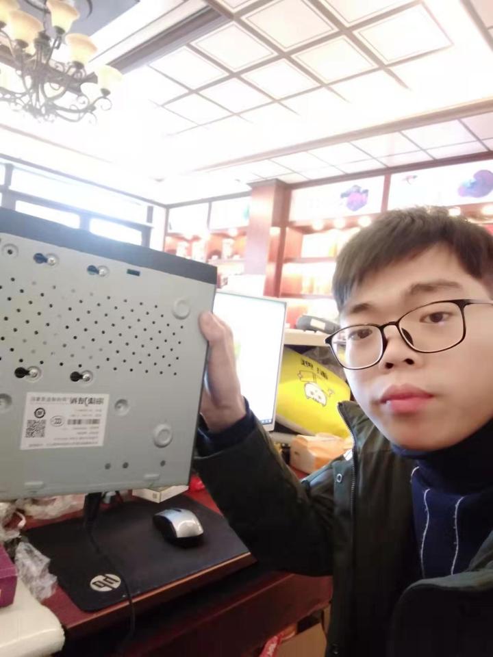 可以把主机弄到实体店里