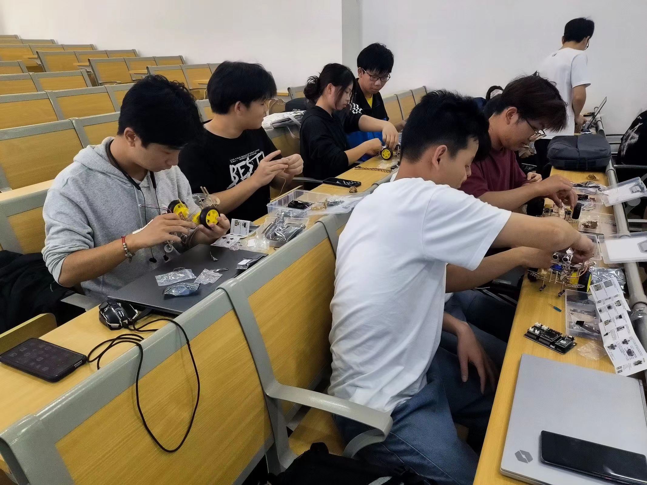 组装电脑只有主机吗