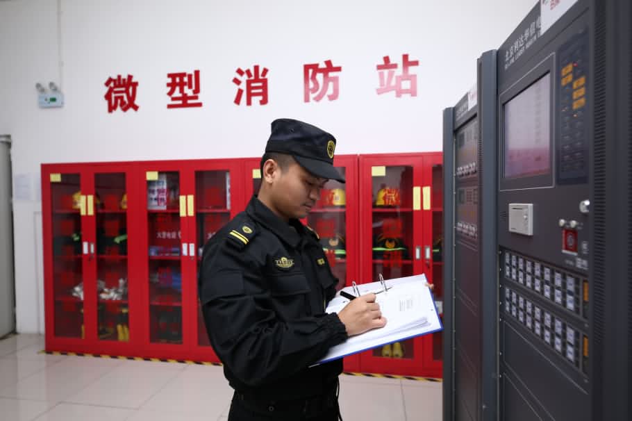 消防中控主机温度
