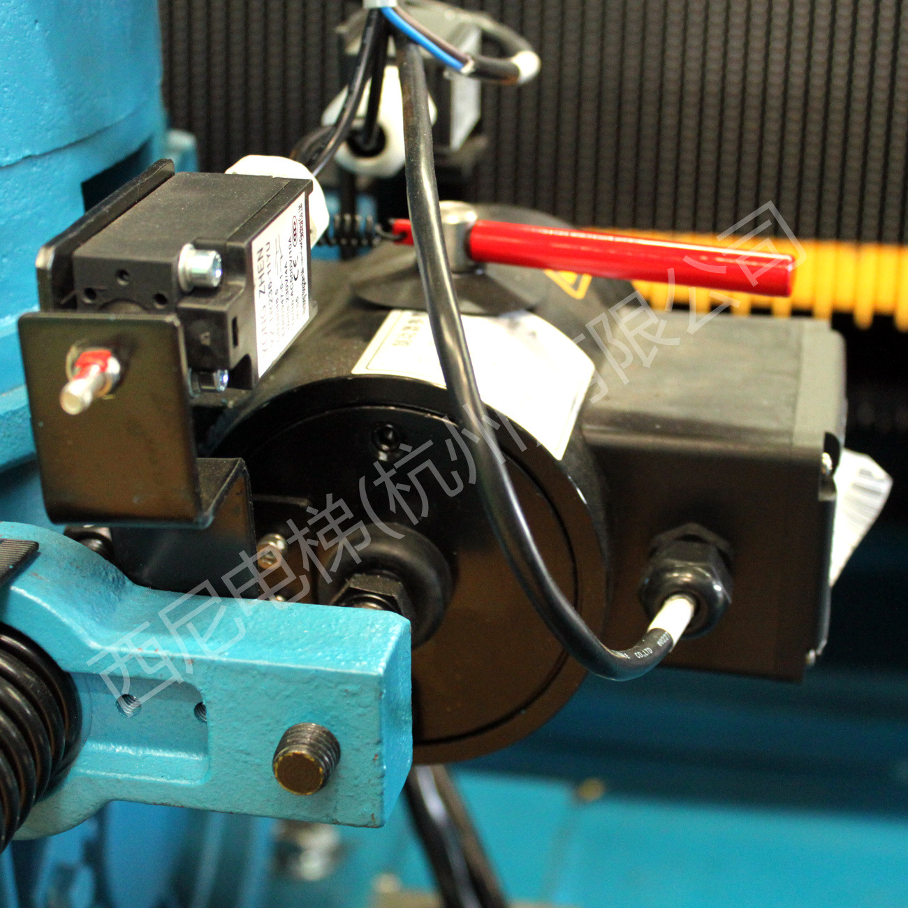 电梯主机抱闸使用年限