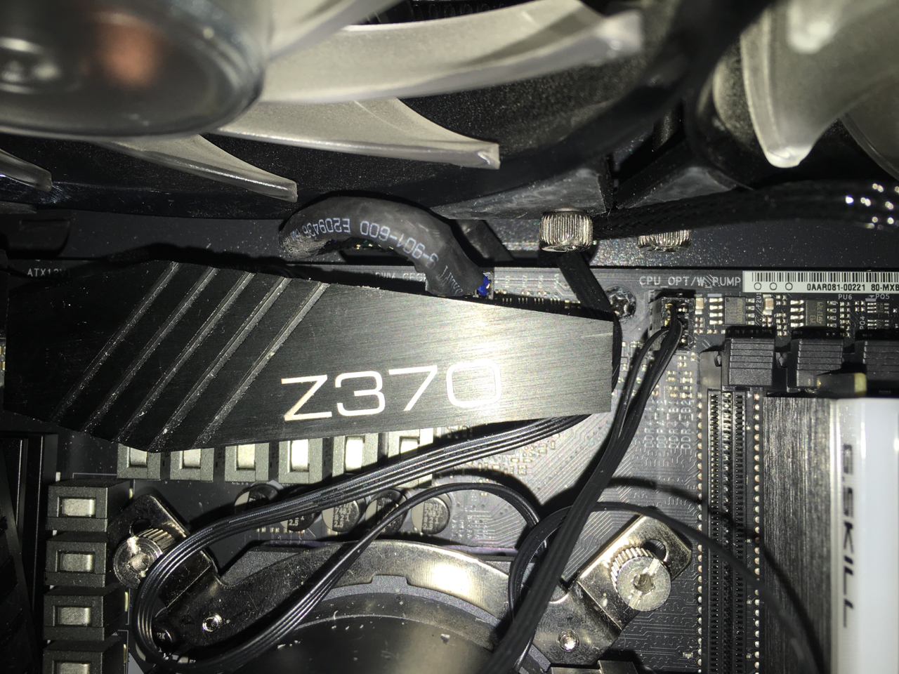 水冷主机可以关主机电源吗