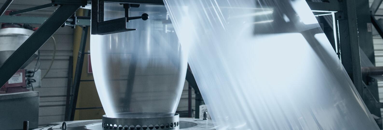 吹膜机主机变频是控制什么的